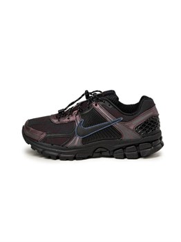 Кроссовки Nike Wmns Zoom Vomero 5 Black/Burgundy Crush/Midnight Navy 57880737 - фото 7439099