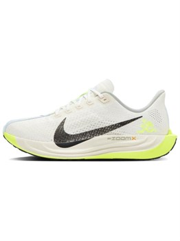 Кроссовки Nike Pegasus Plus Sail Pale Ivory Volt Black 60955670 - фото 8409467