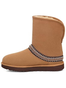 UGG Classic Short Crescent Boot Chestnut 61286994 - фото 8416040